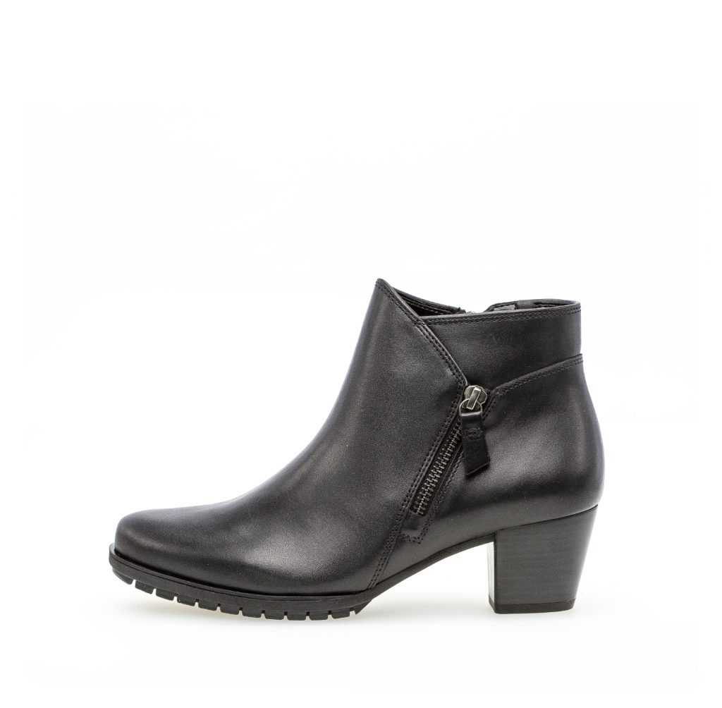 Gabor 36.603.57 Quilt black zip boot Sizes - 4 to 7. Price - £105